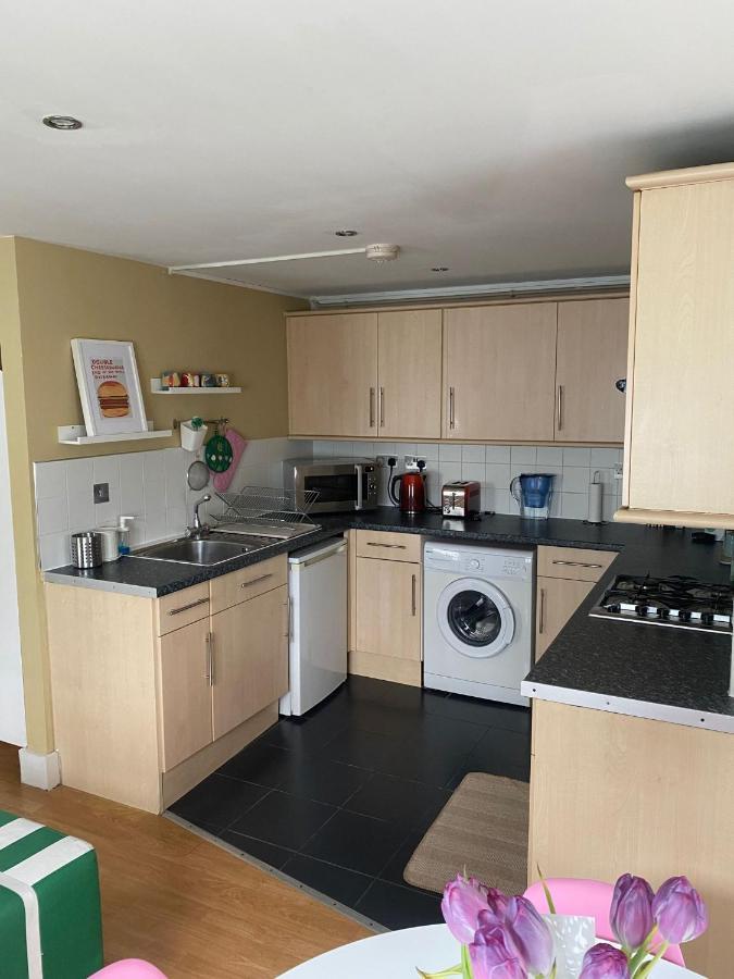 Lovely One Bedroom Next To Shoreditch Londen