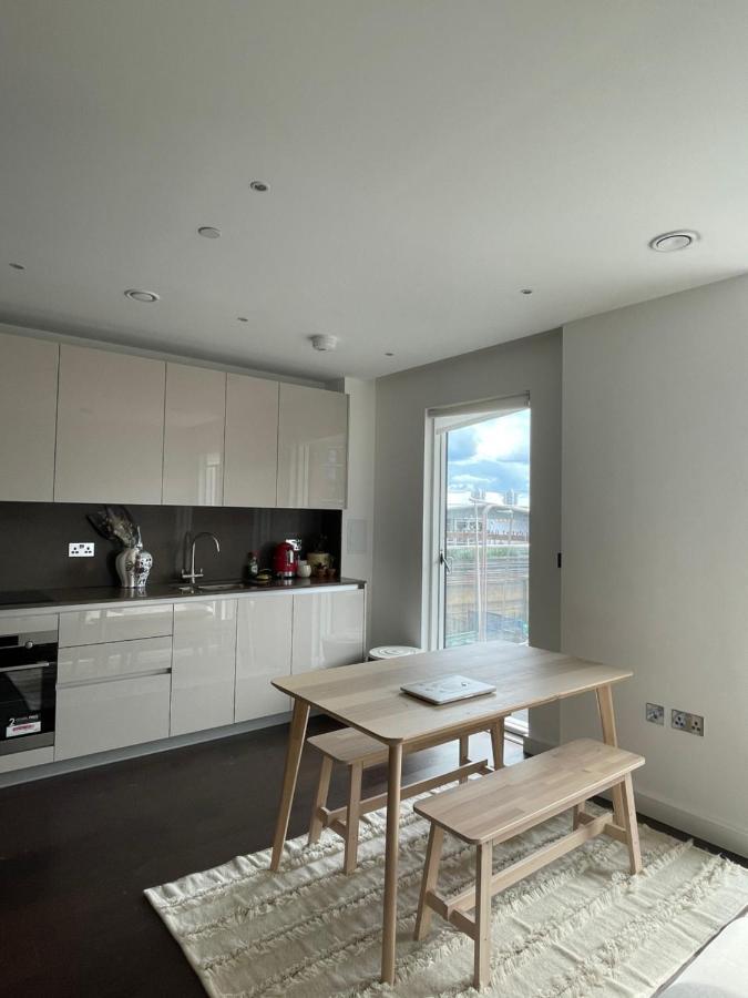 Embassy Garden 1b1b Vauxhall Apartment London