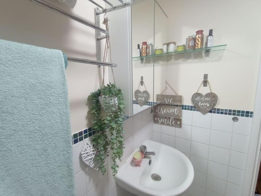 Lejlighed 1- Bedroom Flat In London, Sleeps 4, Good Transport Link *