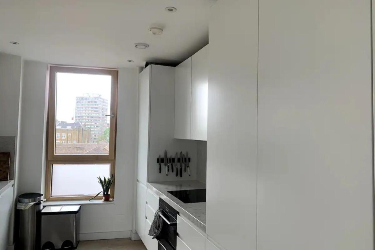 Stylish 2bd Flat With Private Balcony - Battersea * Londres