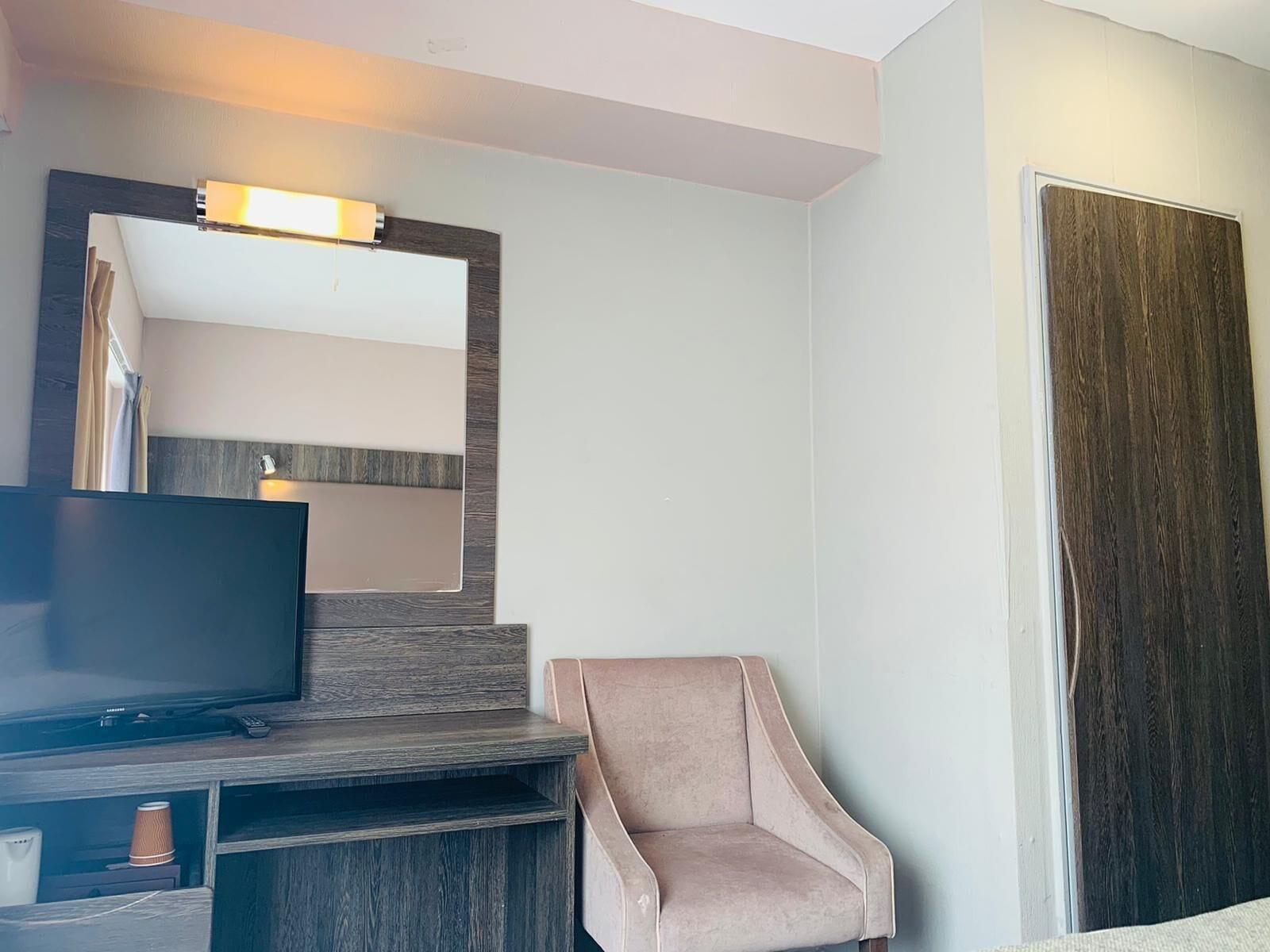 Lily Hotel
