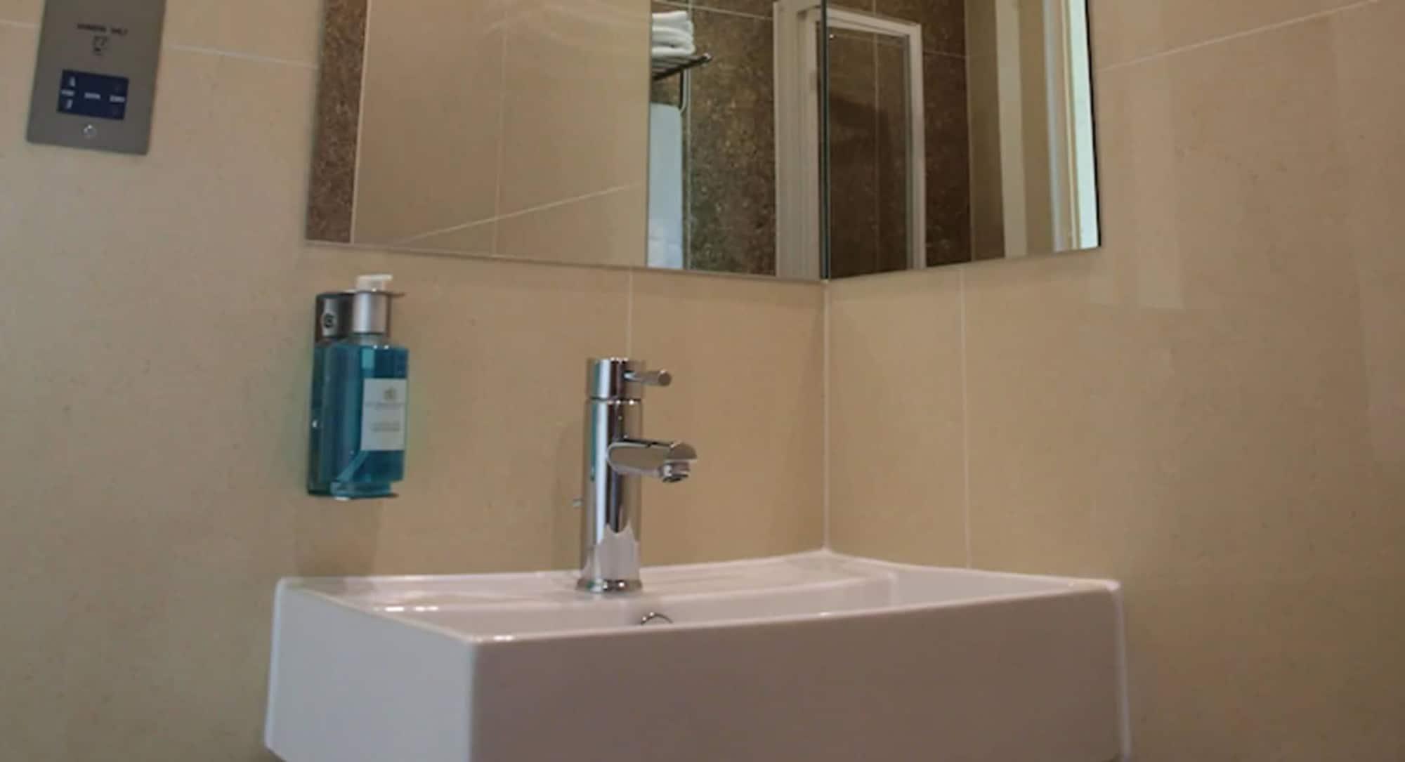 Simply & Hotell