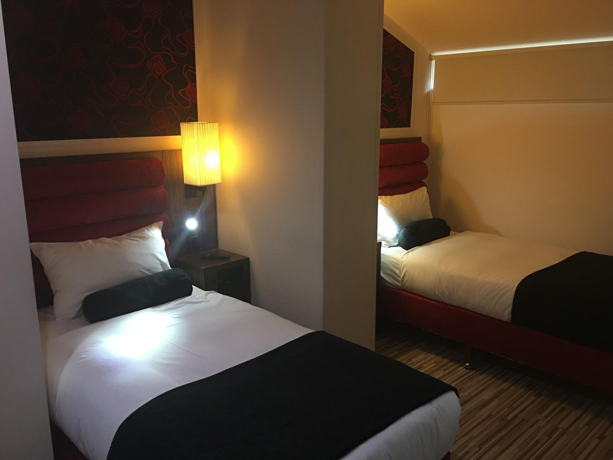 Simply & Hotell