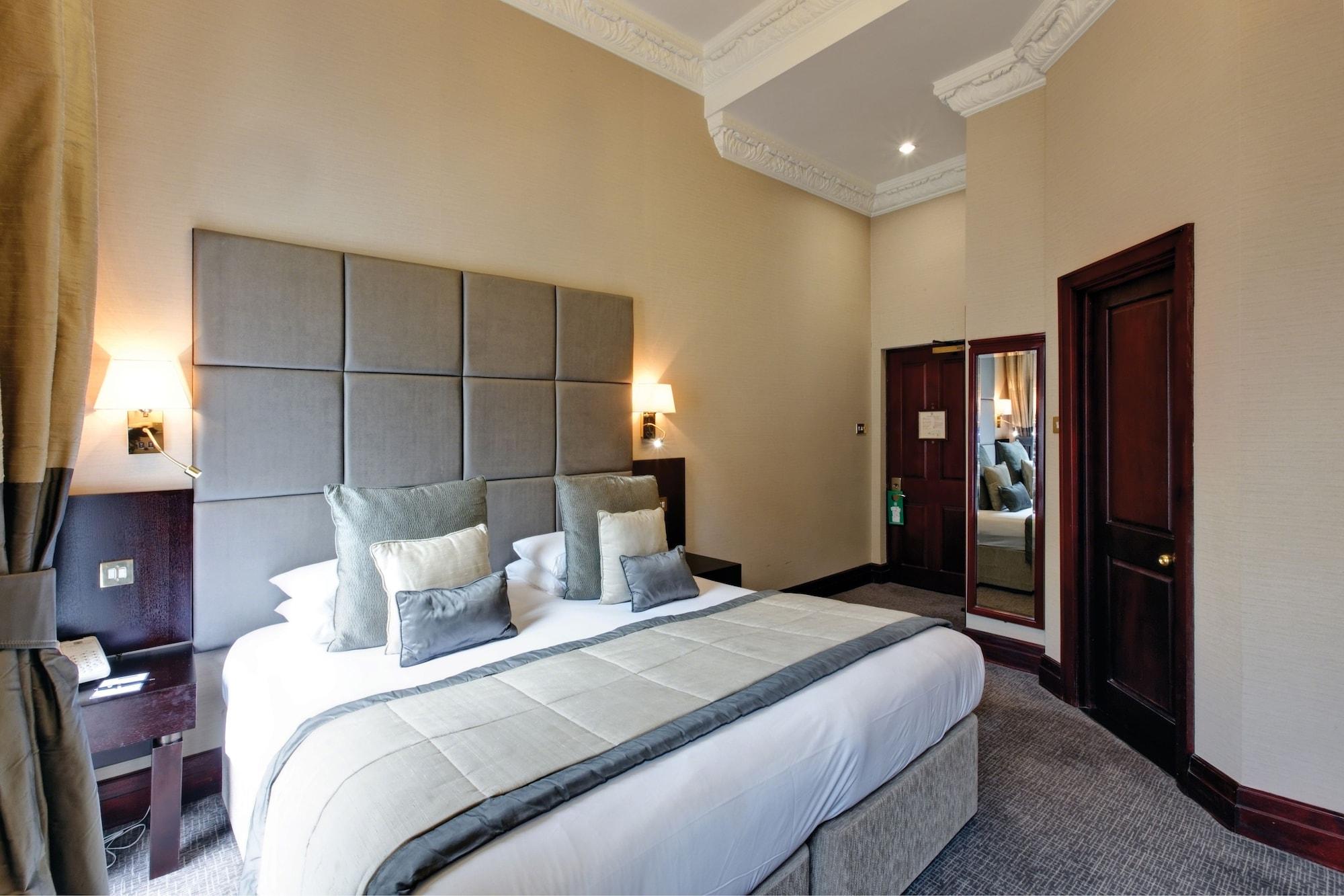 Grange White Hall 4*