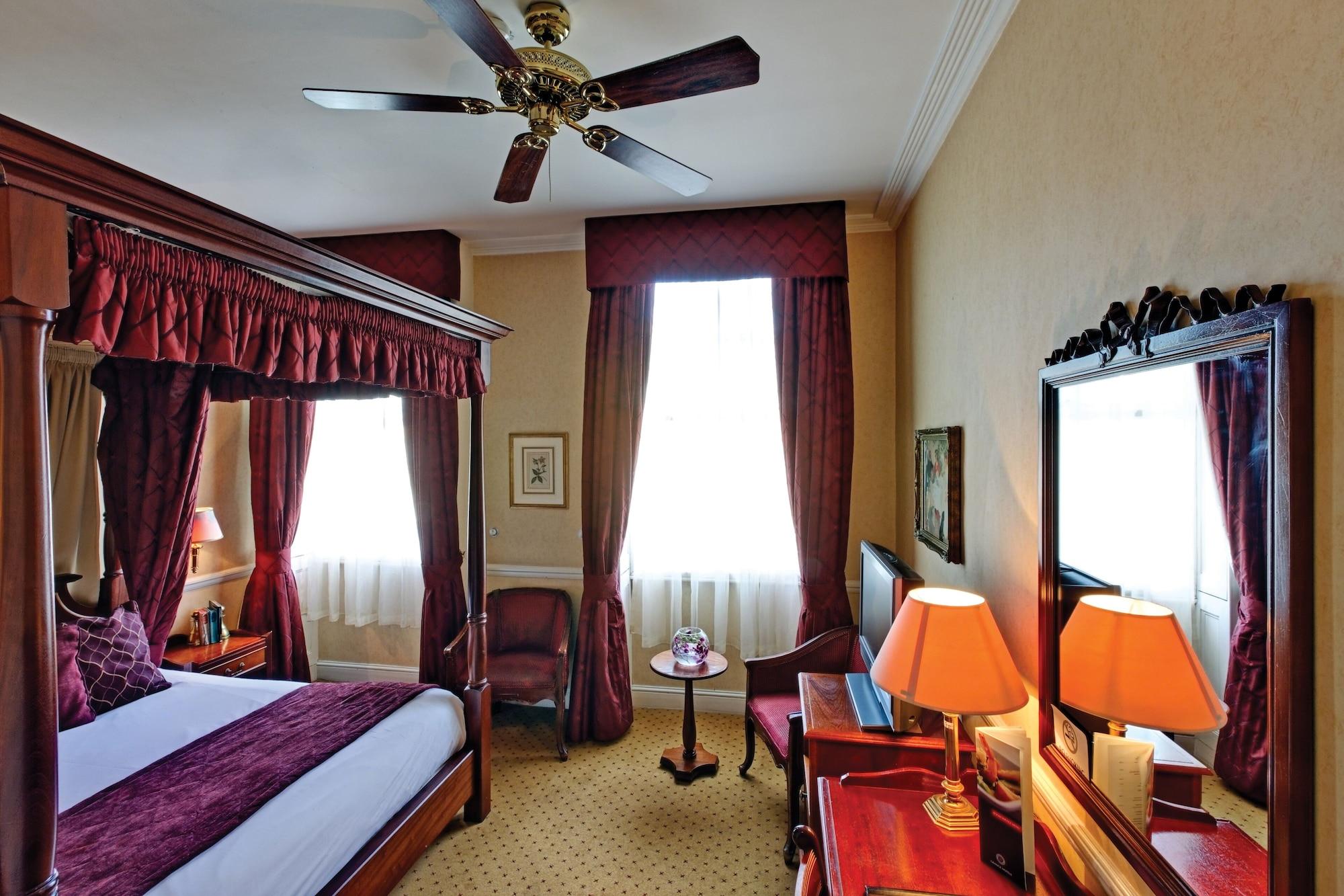 Grange Blooms Hotell 4*