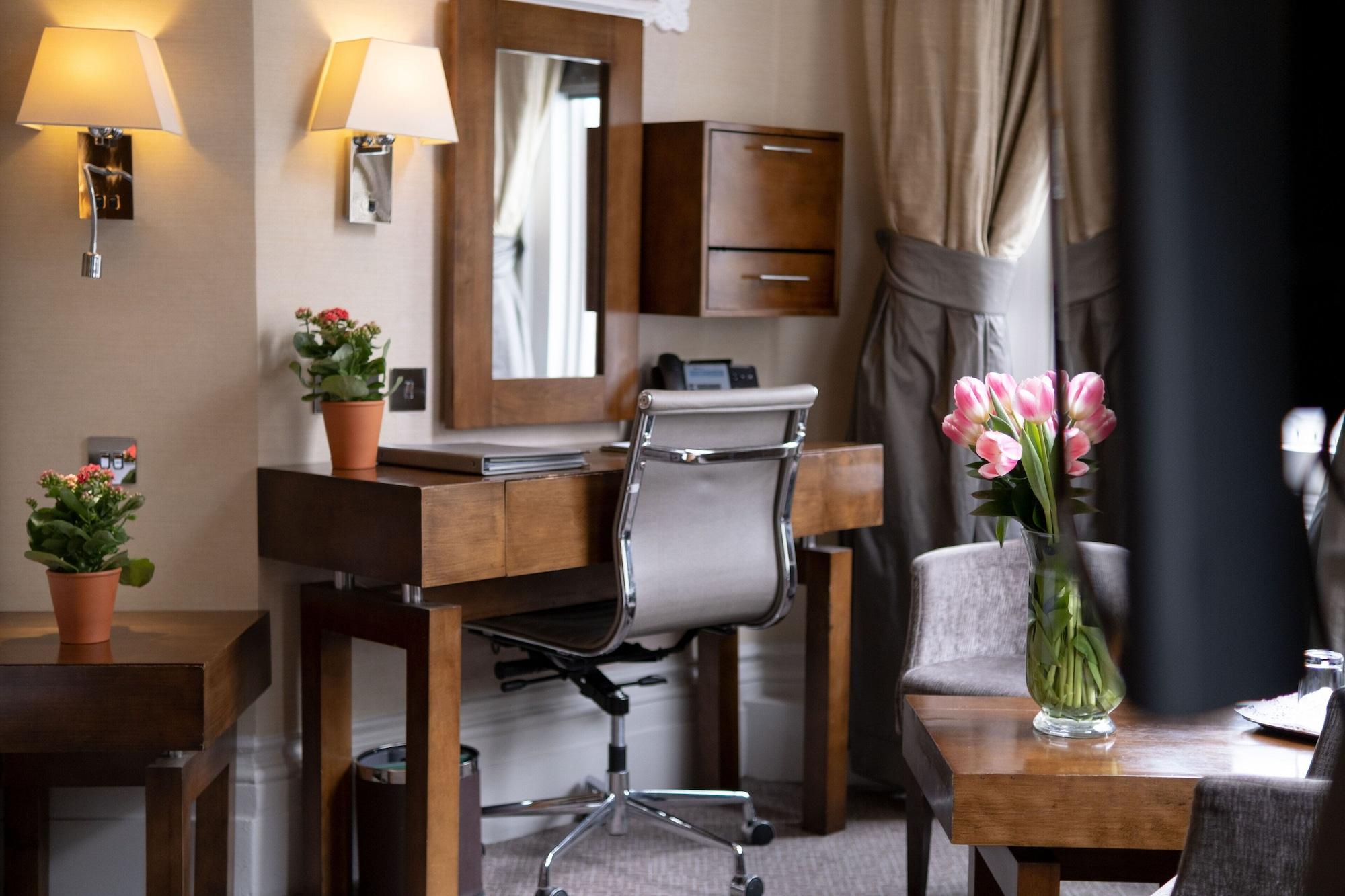 Gem Strathmore 4* London