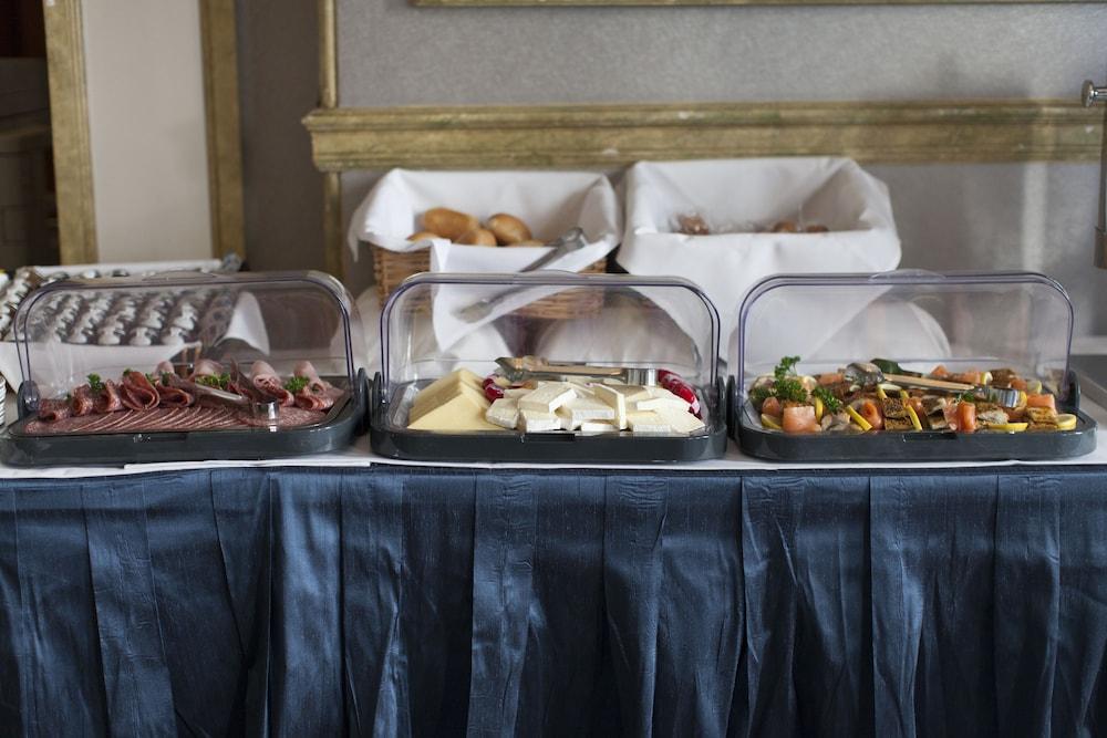 Gem Strathmore Hotel 4*