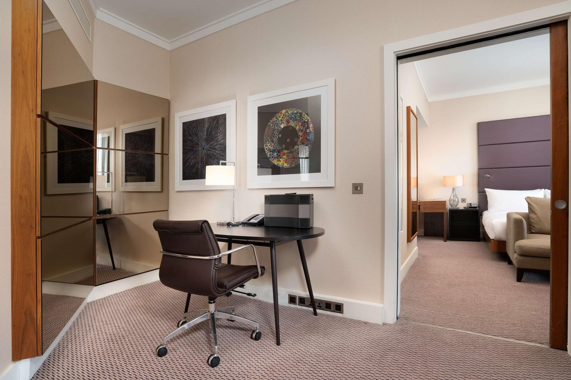 Hotel Hilton Wembley 4*