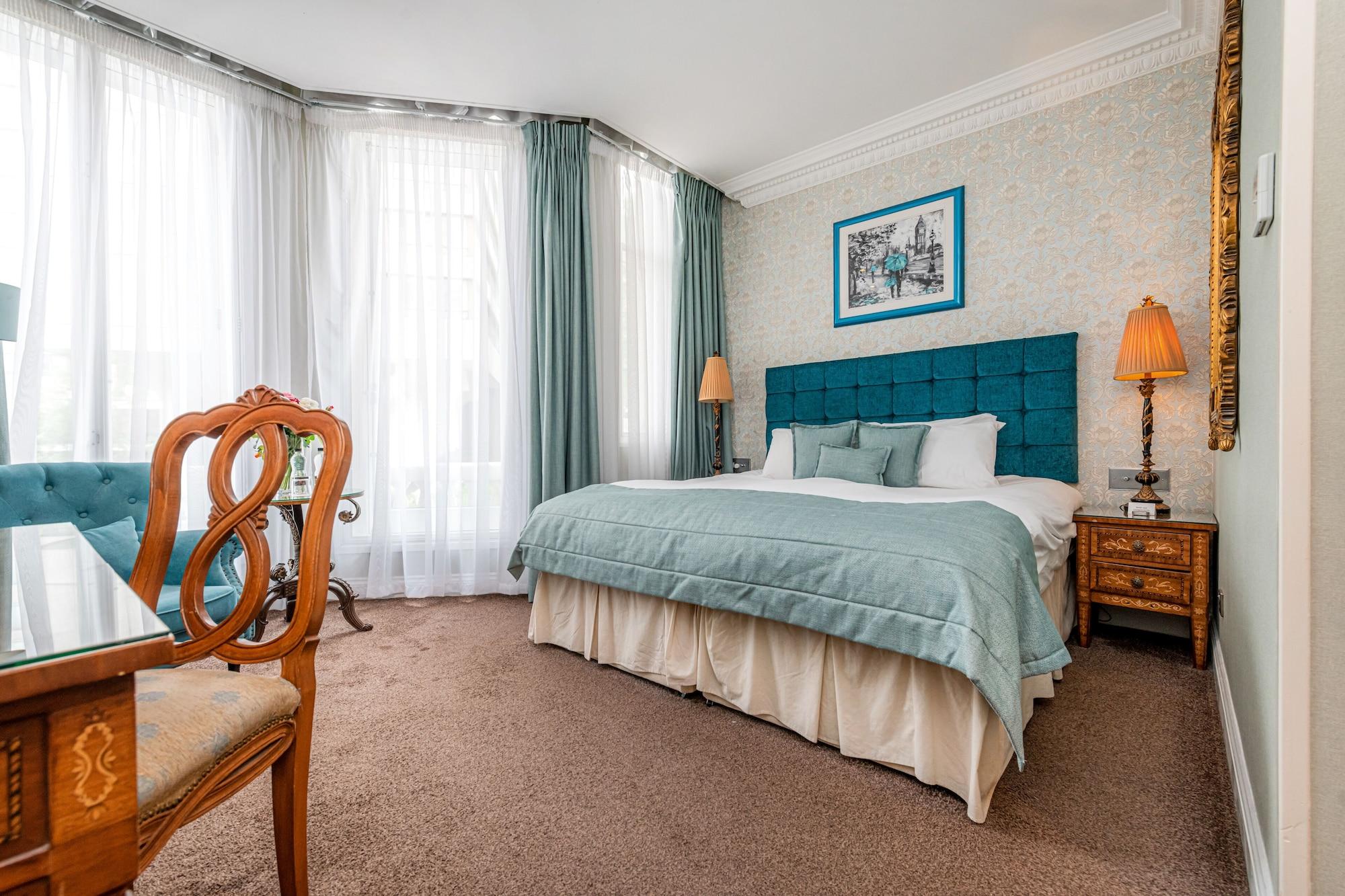Ashburn Hotel 4*
