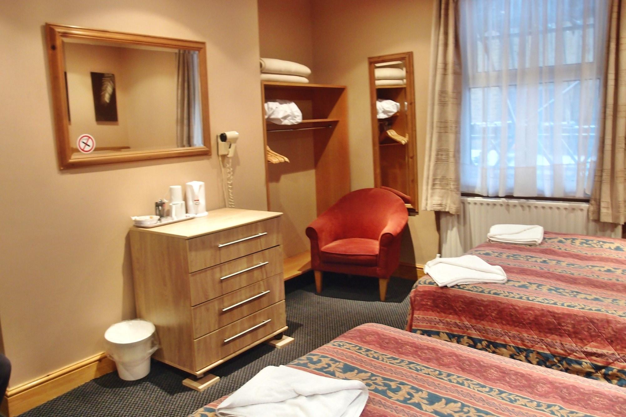 65 Hotell 2*