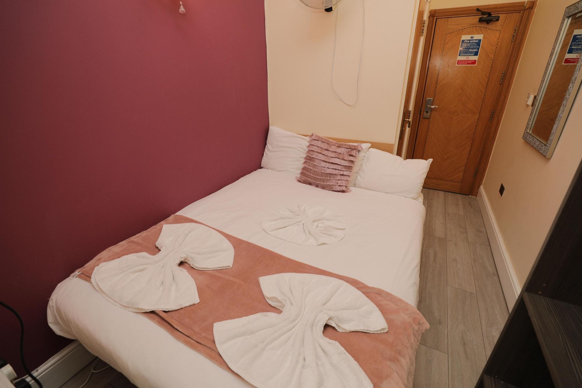 Holland Hotel 2*