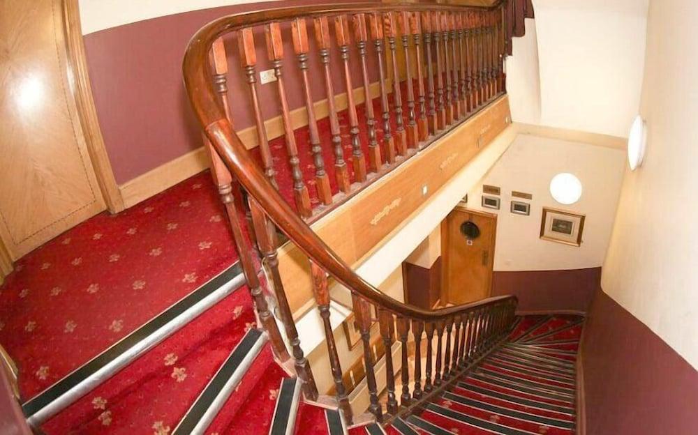 Holland Hotel London