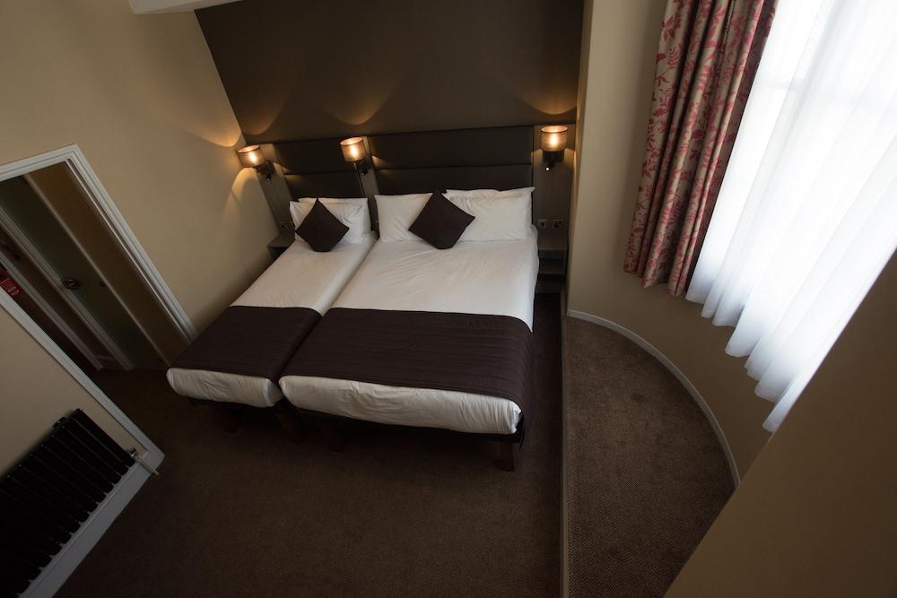 Brunel Hotel