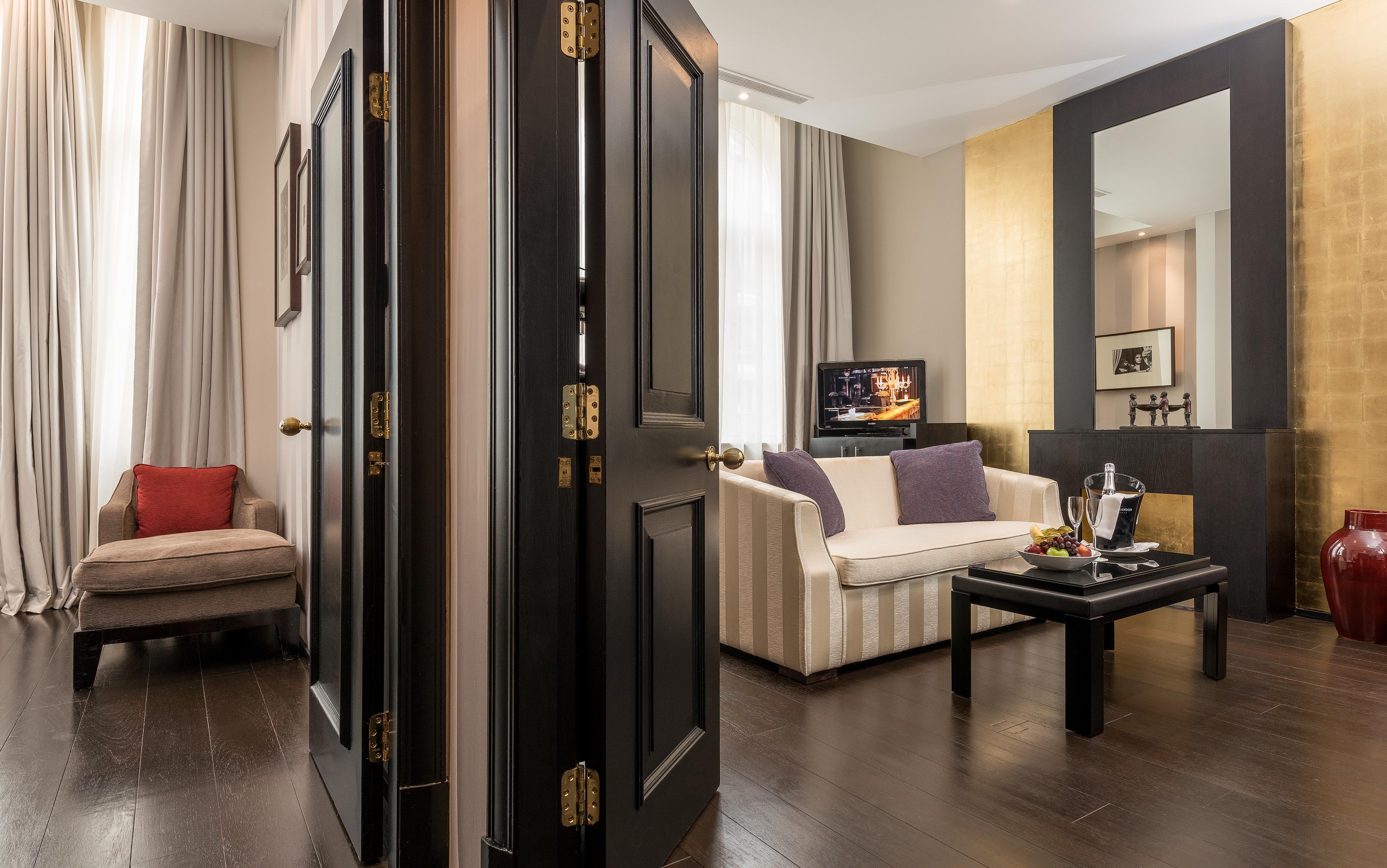 60 Hyde Park Gate 5* London