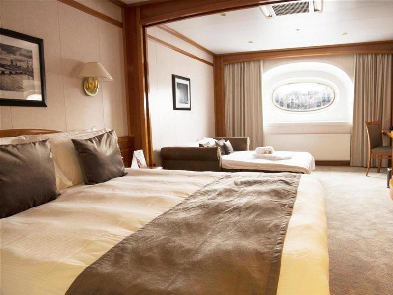 Sunborn Yacht Hotell London