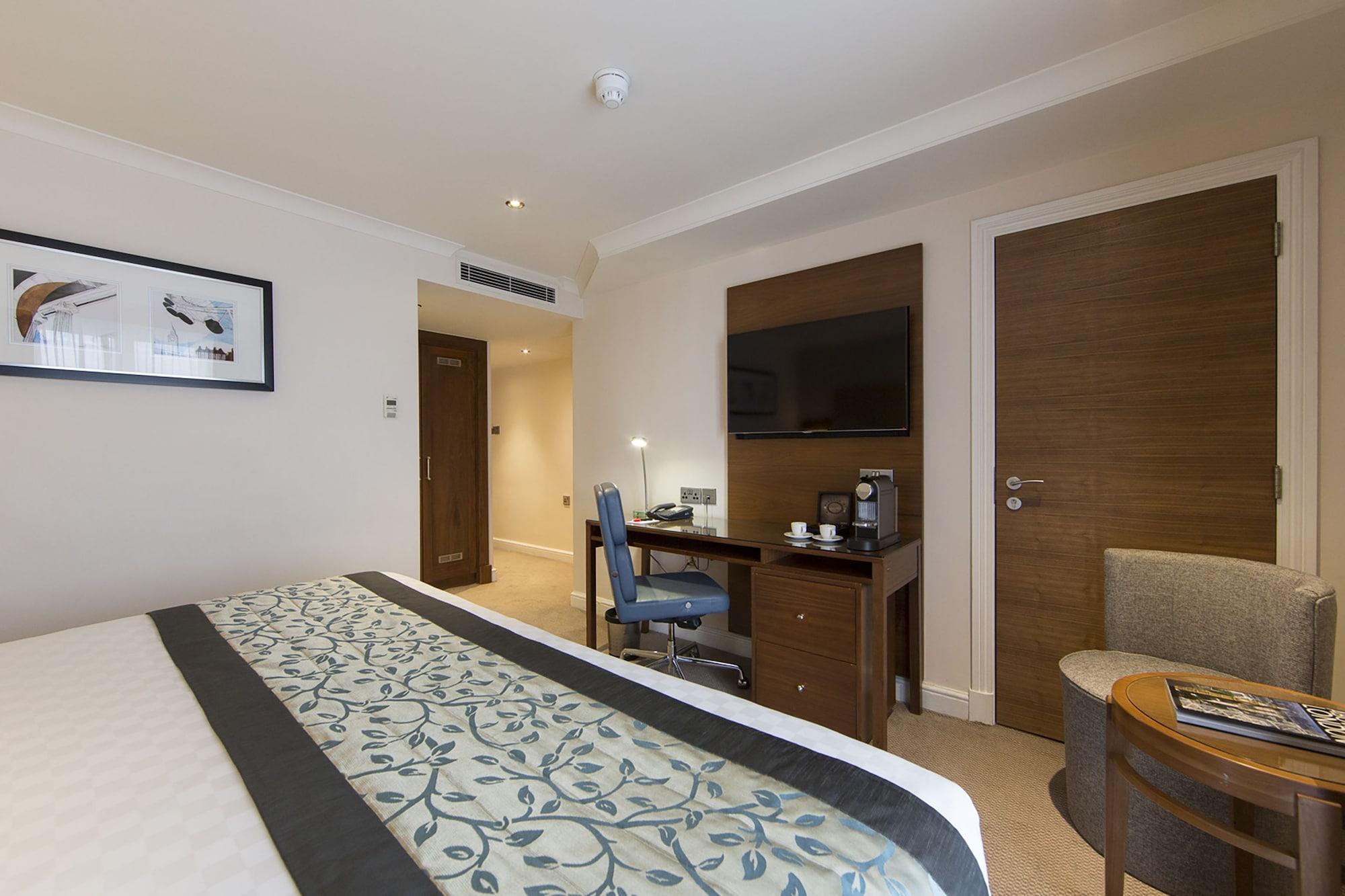 Thistle Piccadilly Hotel 4*