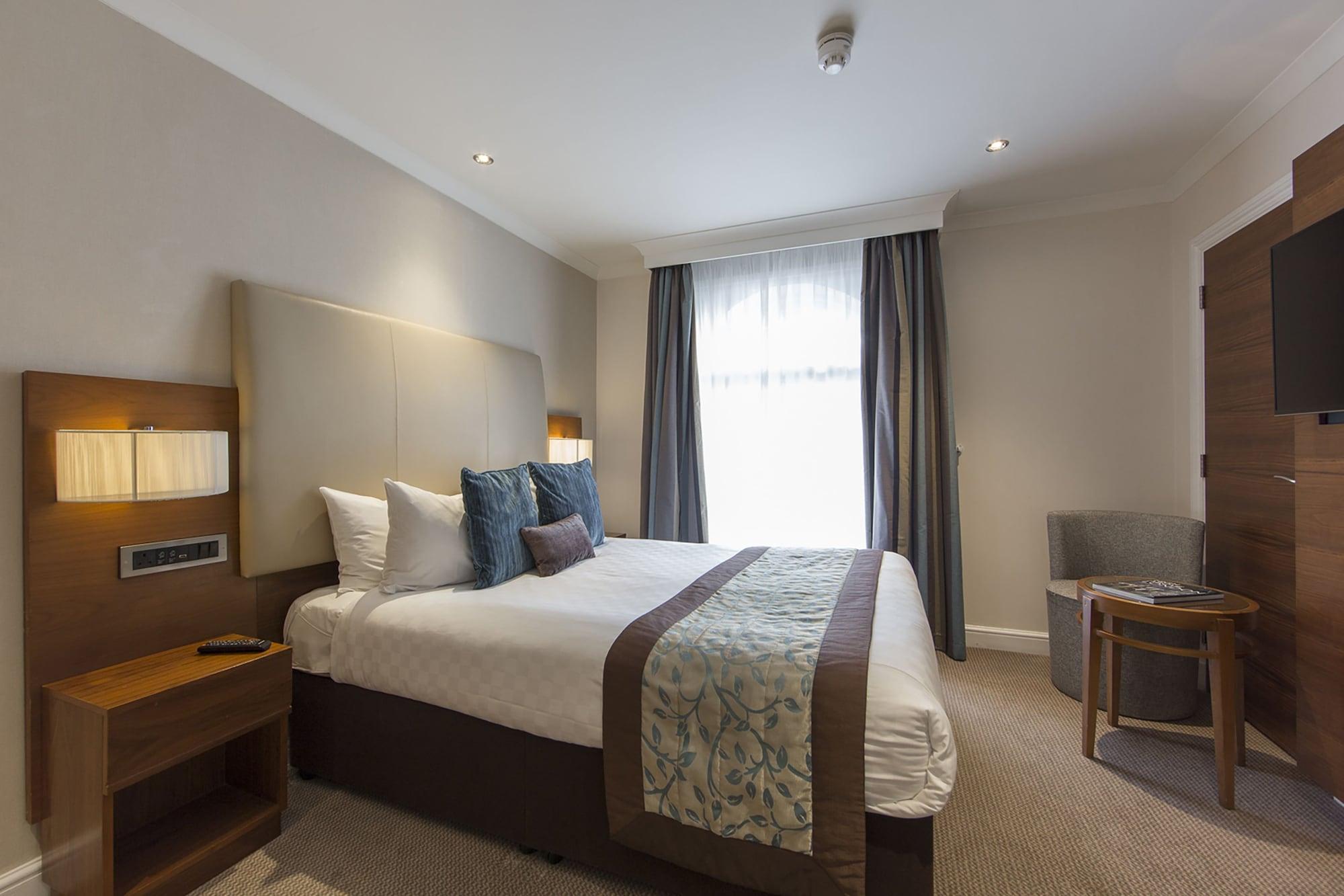 Thistle Piccadilly Hotel 4*