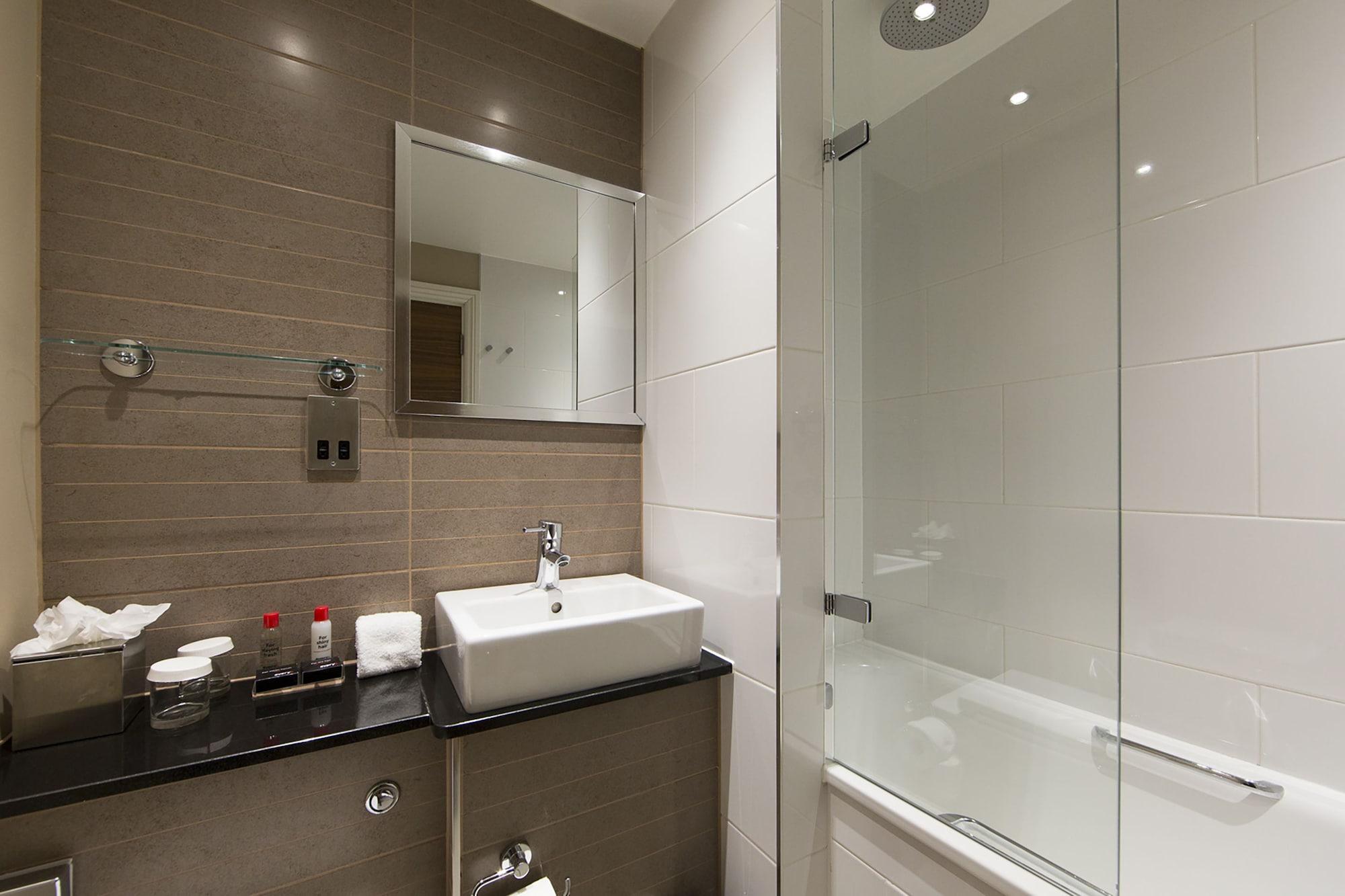 Hotel Thistle Piccadilly 4*