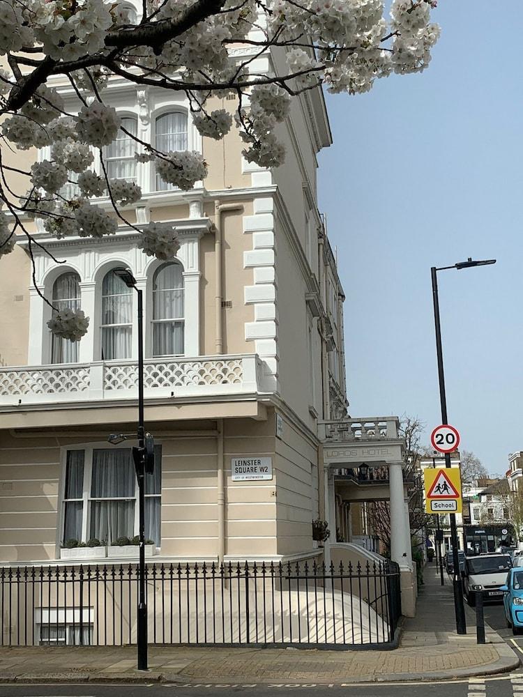 Lords Hotel 2*