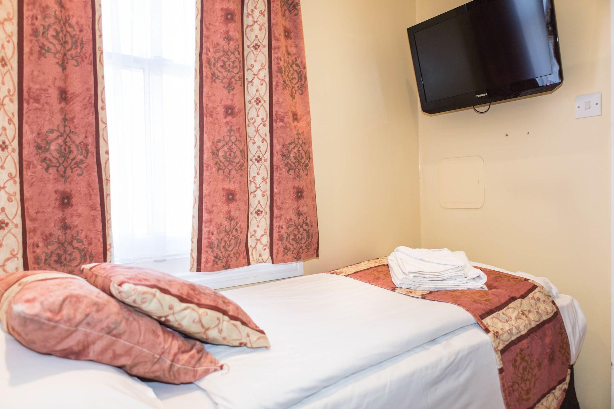 Dolphin 3* London