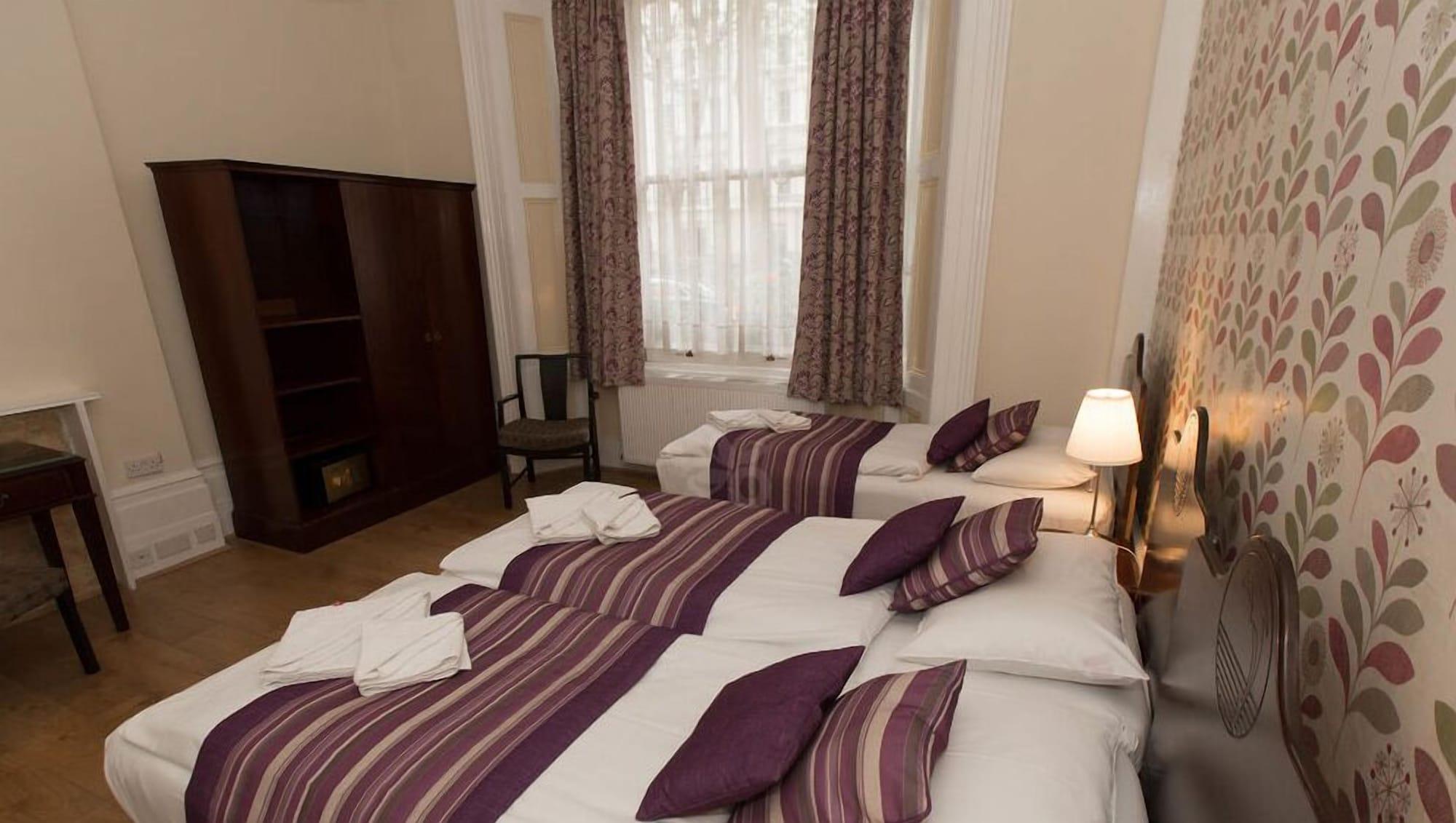 Dolphin 3* London