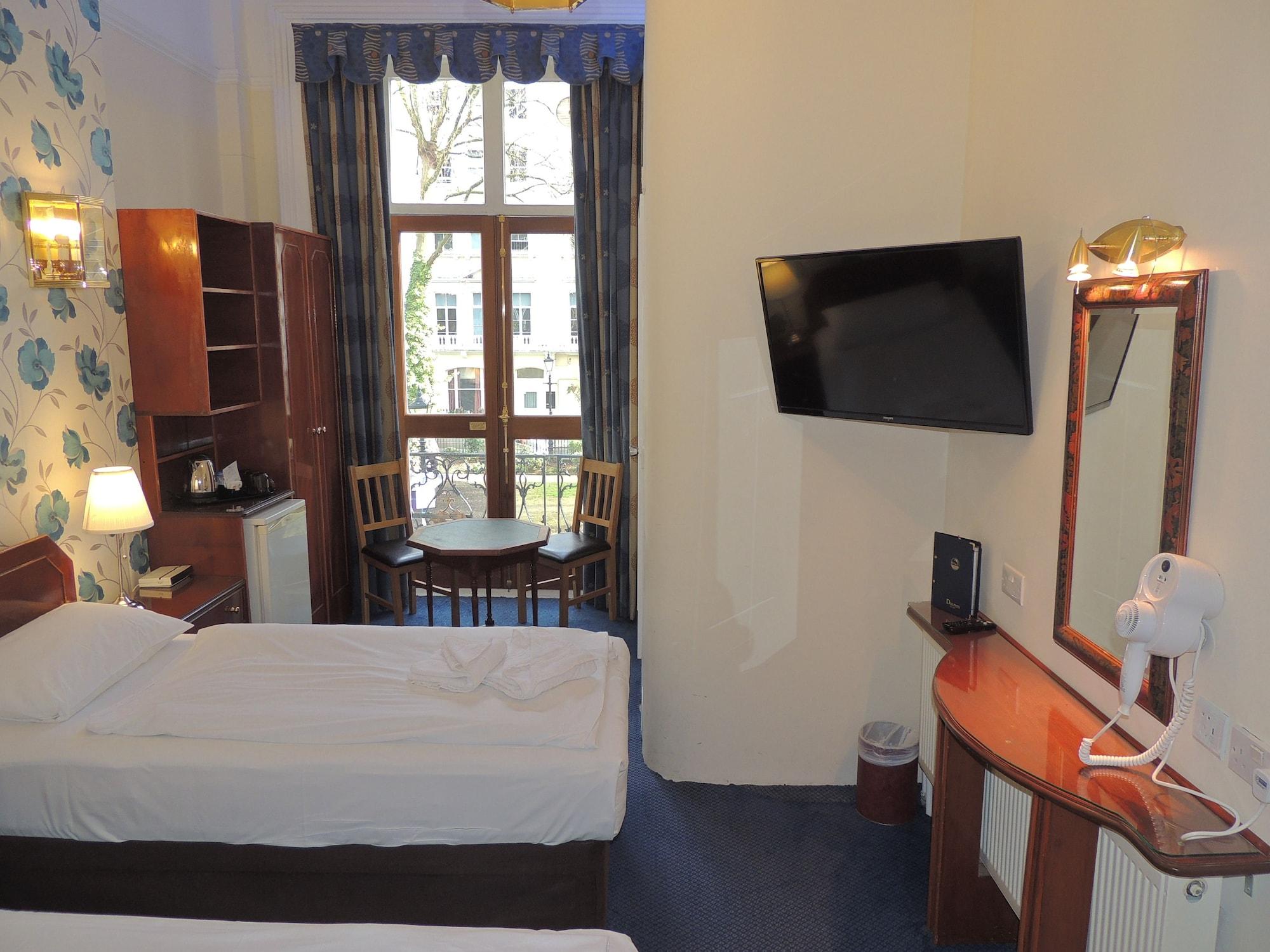 Hotel Dolphin London