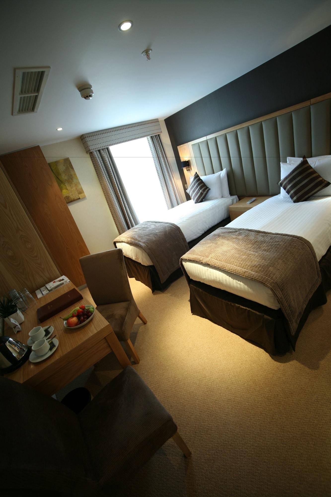 Mornington Kensington, Bw Premier Collection Hotel 4*