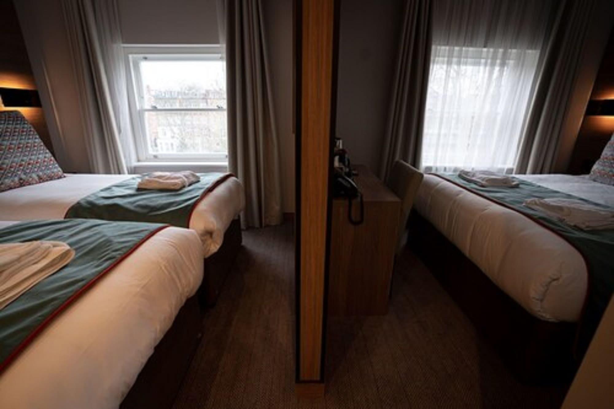 Oxford Hotell 3*