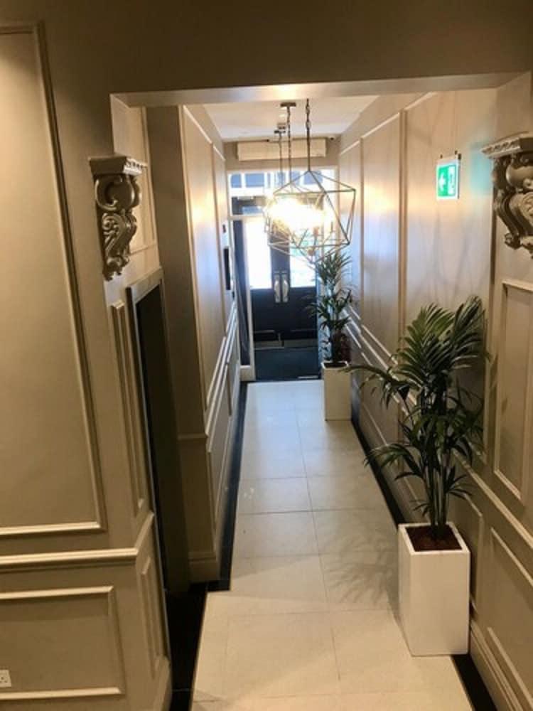 Oxford Hotell 3*