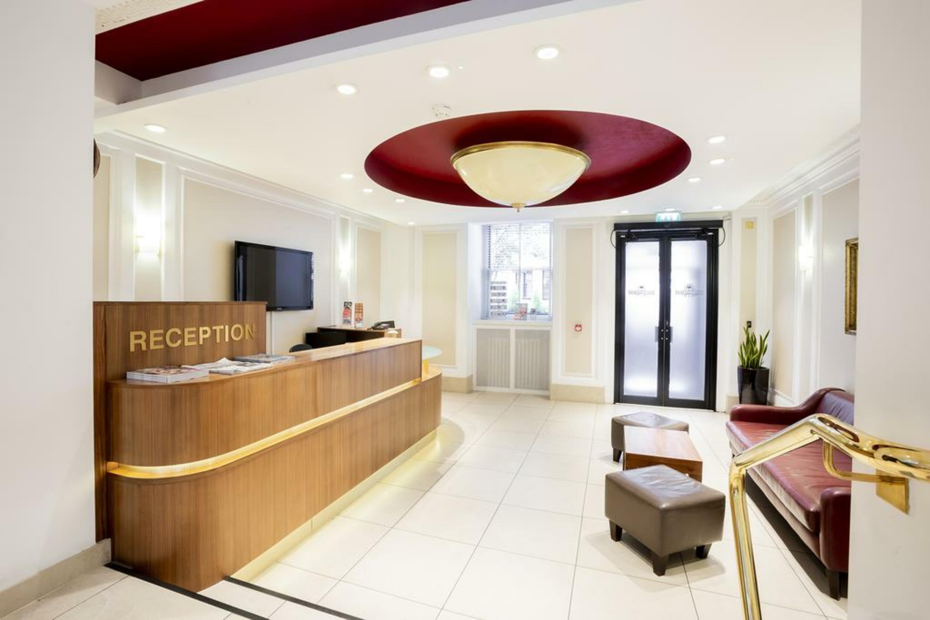 Astor Court 3*