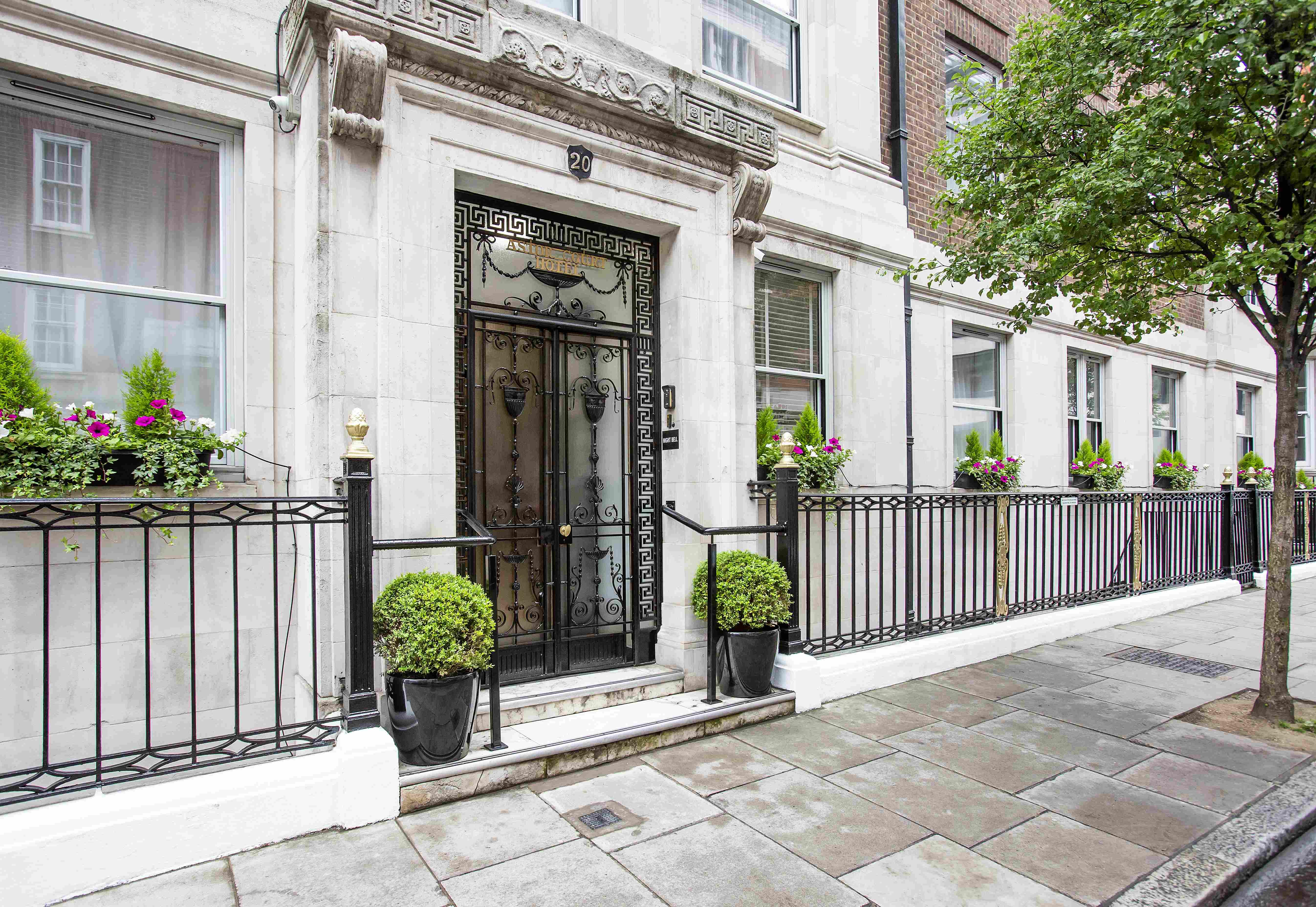 Hotel Astor Court