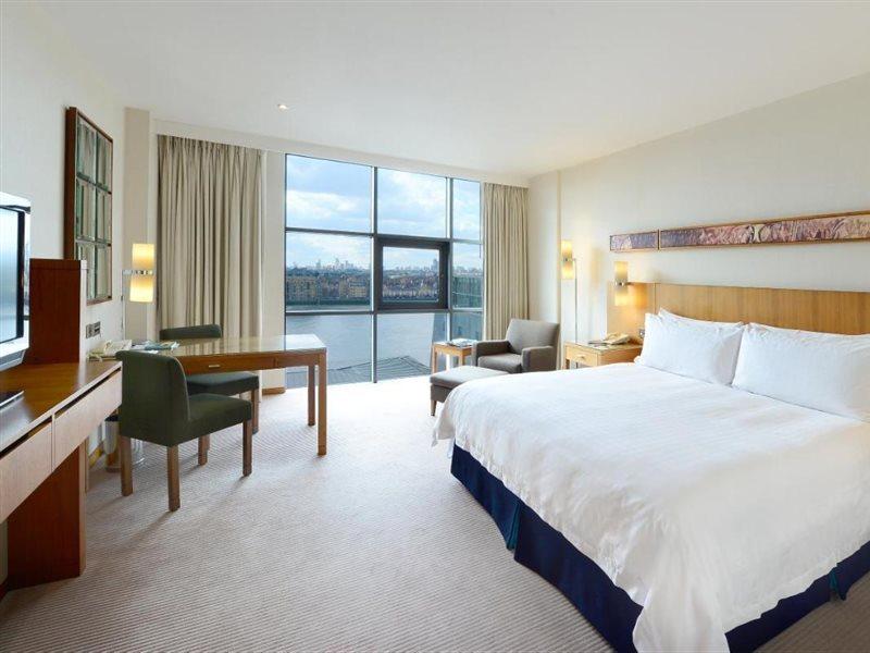 Hotel Canary Riverside Plaza