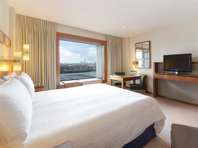 Canary Riverside Plaza Hotel 5*