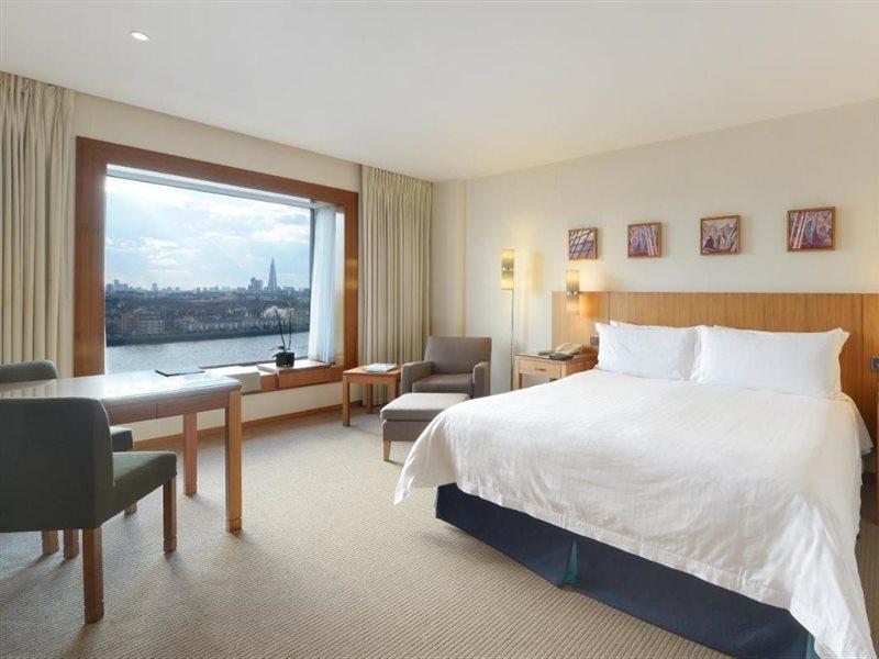 Canary Riverside Plaza 5*
