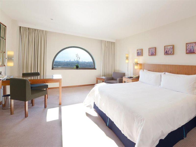 Canary Riverside Plaza Hotel 5*