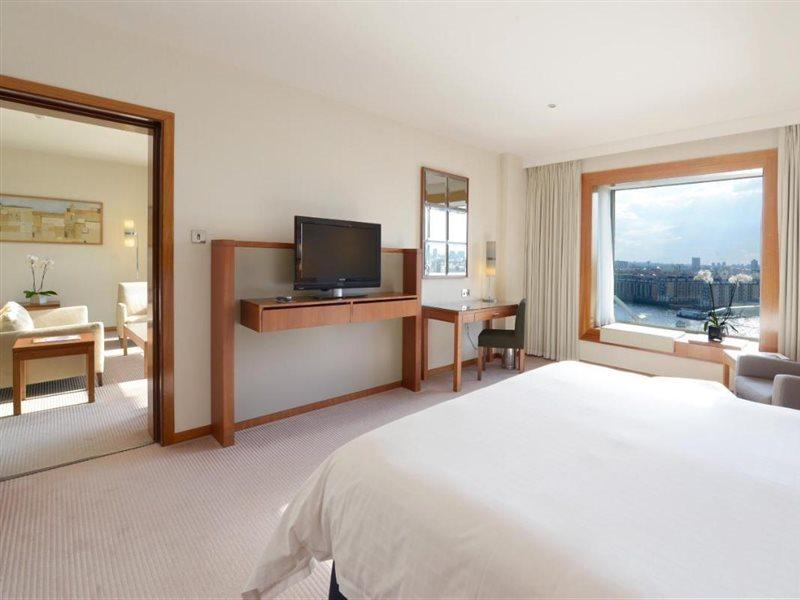 Hotel Canary Riverside Plaza