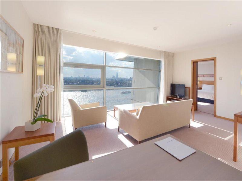 Canary Riverside Plaza Hotel 5*