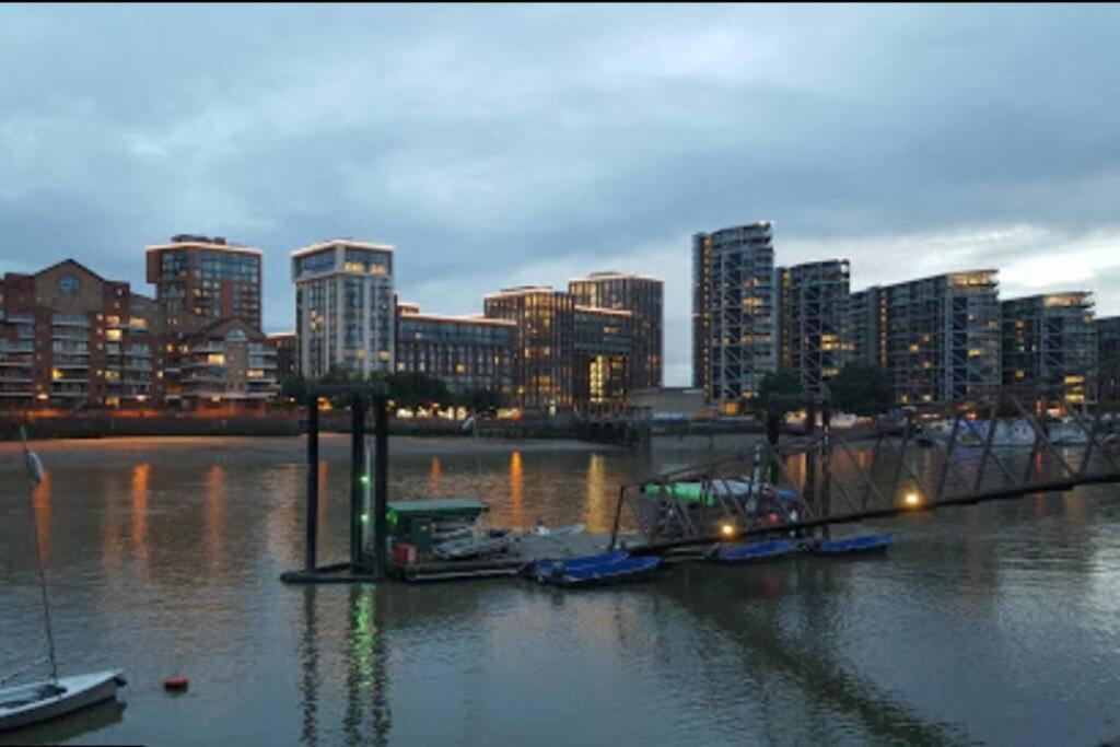 Pimlico Riverside- Amazing 1 Bed Lägenhet *