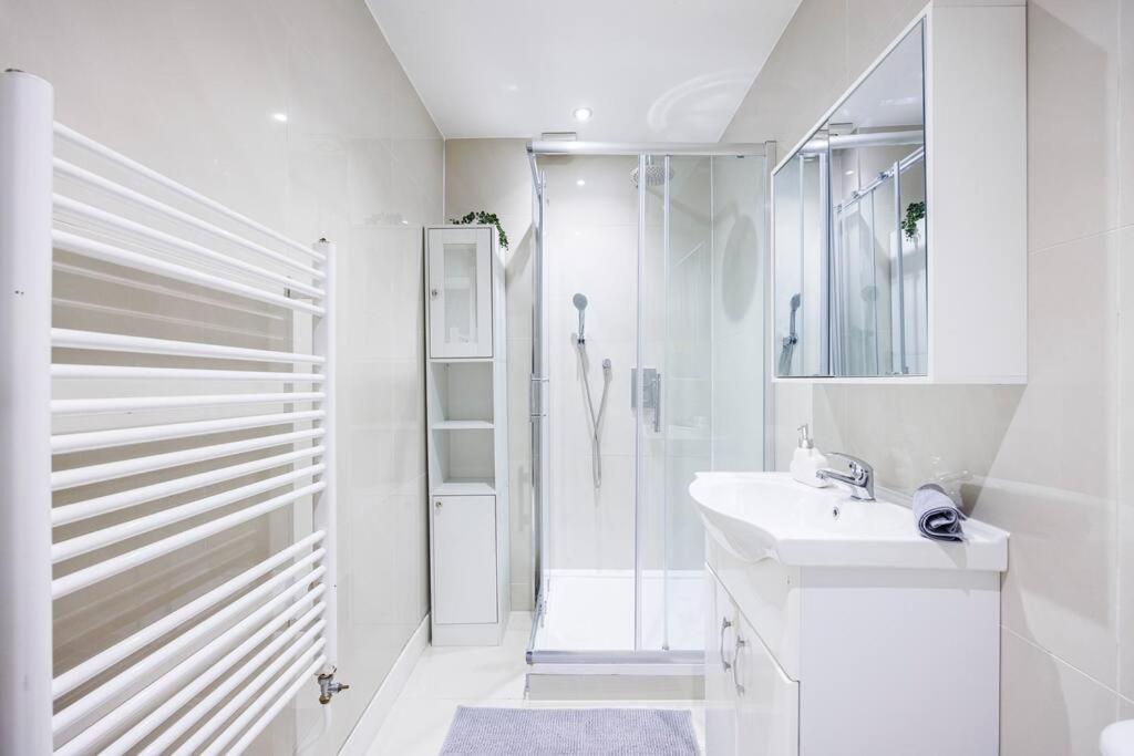 Pimlico Riverside- Amazing 1 Bed Lägenhet *