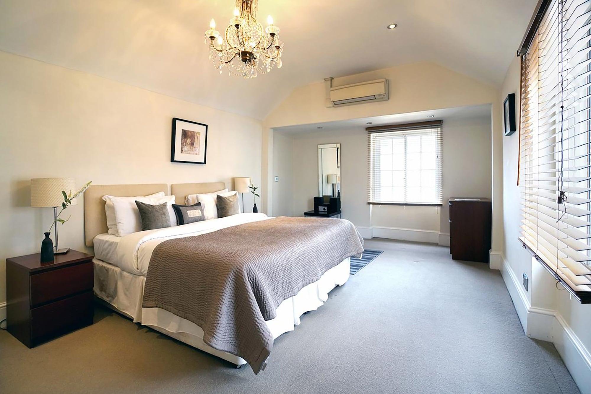 17 Hertford Street Aparthotel 3*