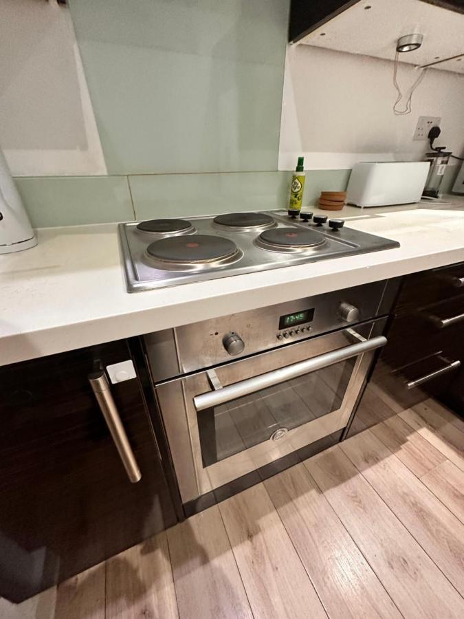 Modern 2 Bedroom Flat Next To Liverpool Street Apartment *