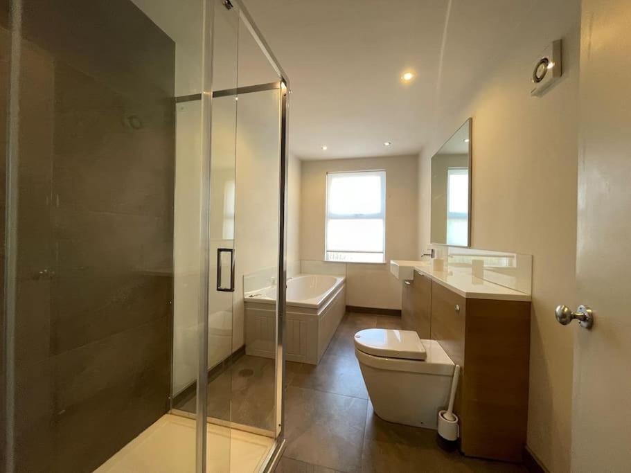 Hébergement de vacances Westfield, 8 Beds, 5 Stations 10min, 20min