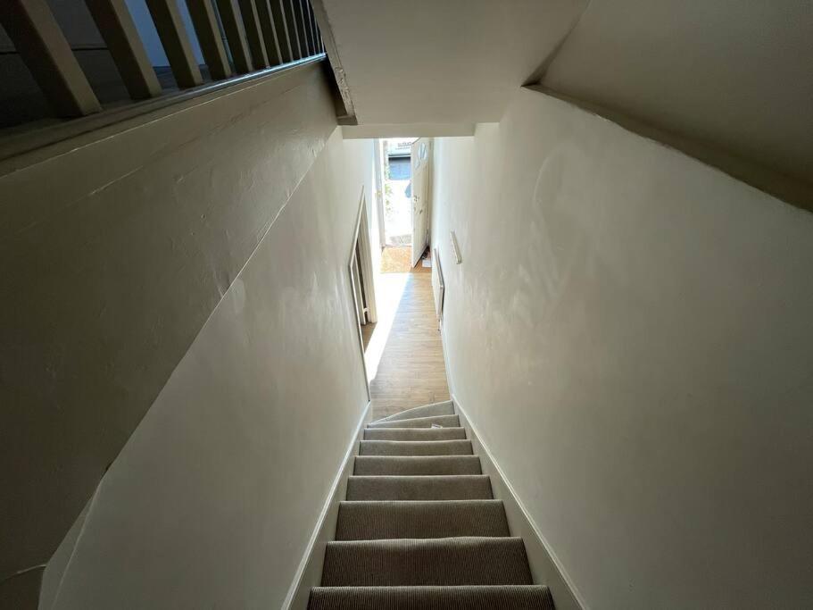Hébergement de vacances Westfield, 8 Beds, 5 Stations 10min, 20min Londres