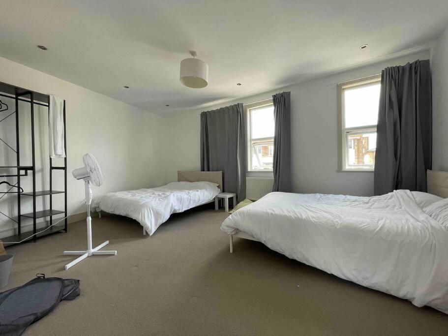 Holiday home Westfield, 8 Beds, 5 Stations 10min, 20min *