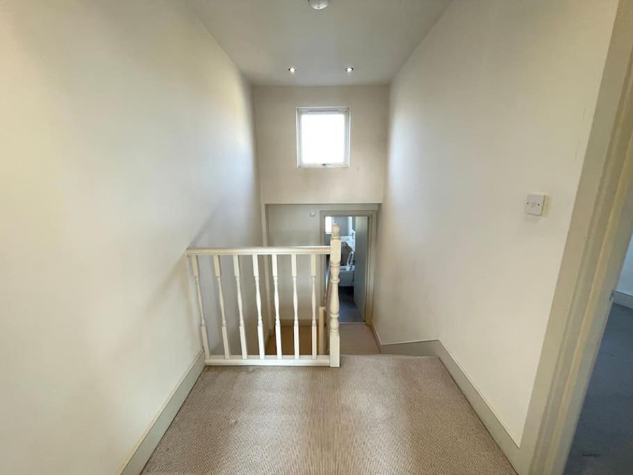 Holiday home Westfield, 8 Beds, 5 Stations 10min, 20min *