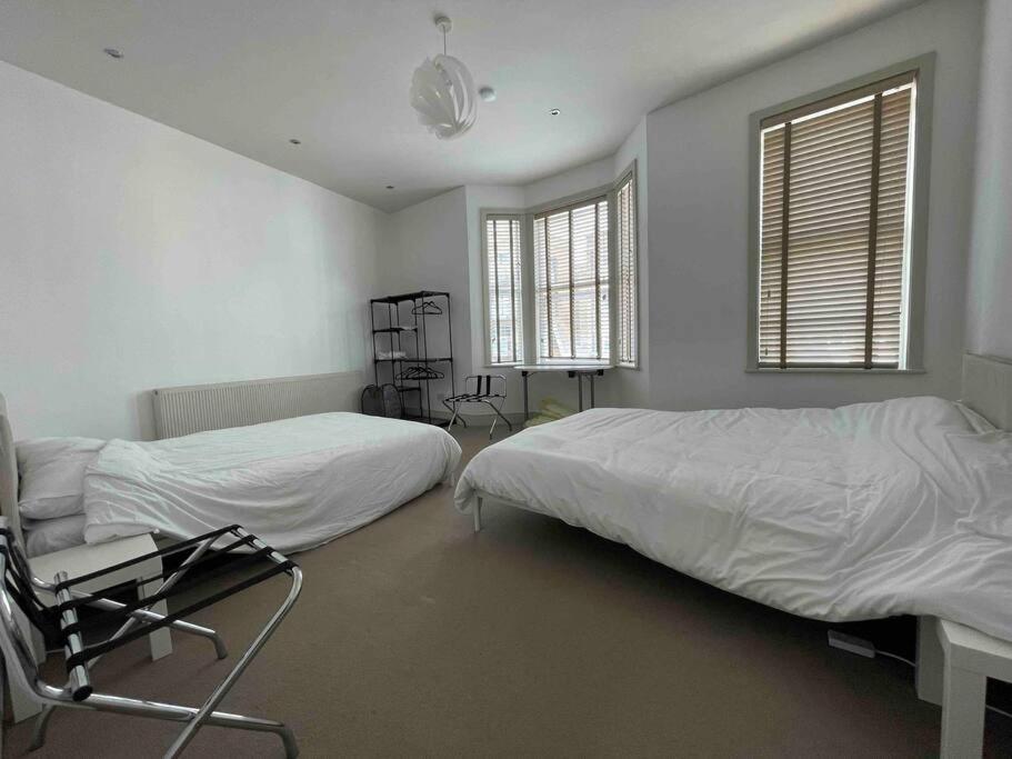 Hébergement de vacances Westfield, 8 Beds, 5 Stations 10min, 20min