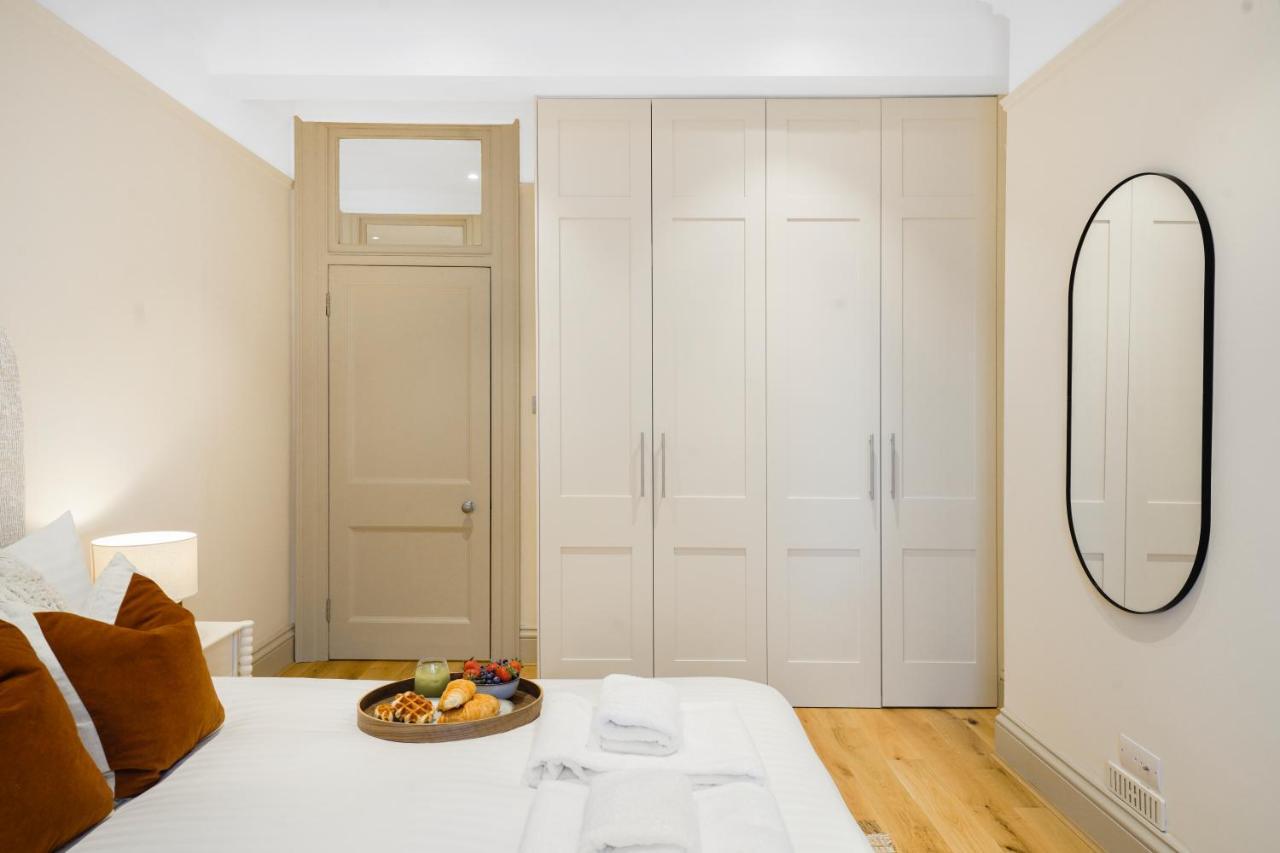 Spacious And Modern 4 Beds In Kensington Lägenhet