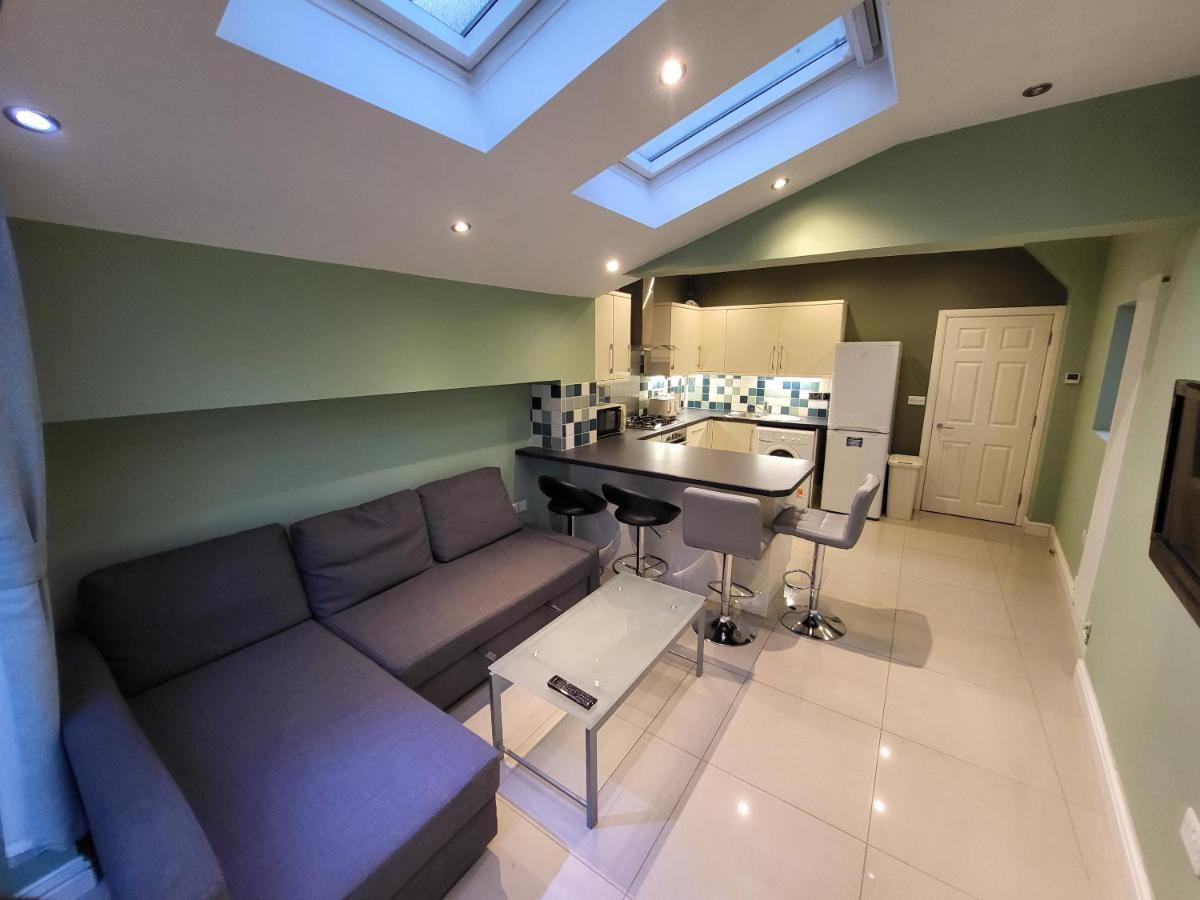 Lejlighed Large 4 Bedroom House In *
