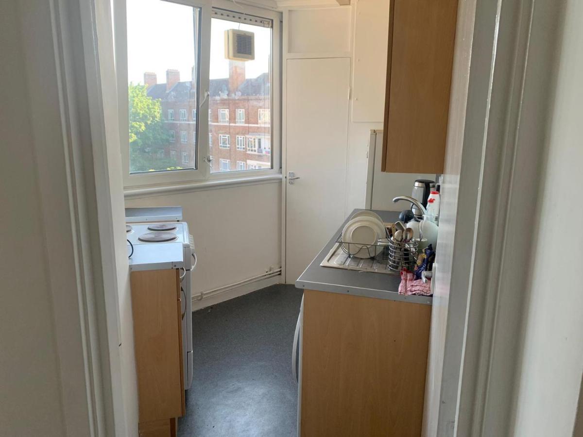 1 Bed Apartment, Close To Station Apartment *