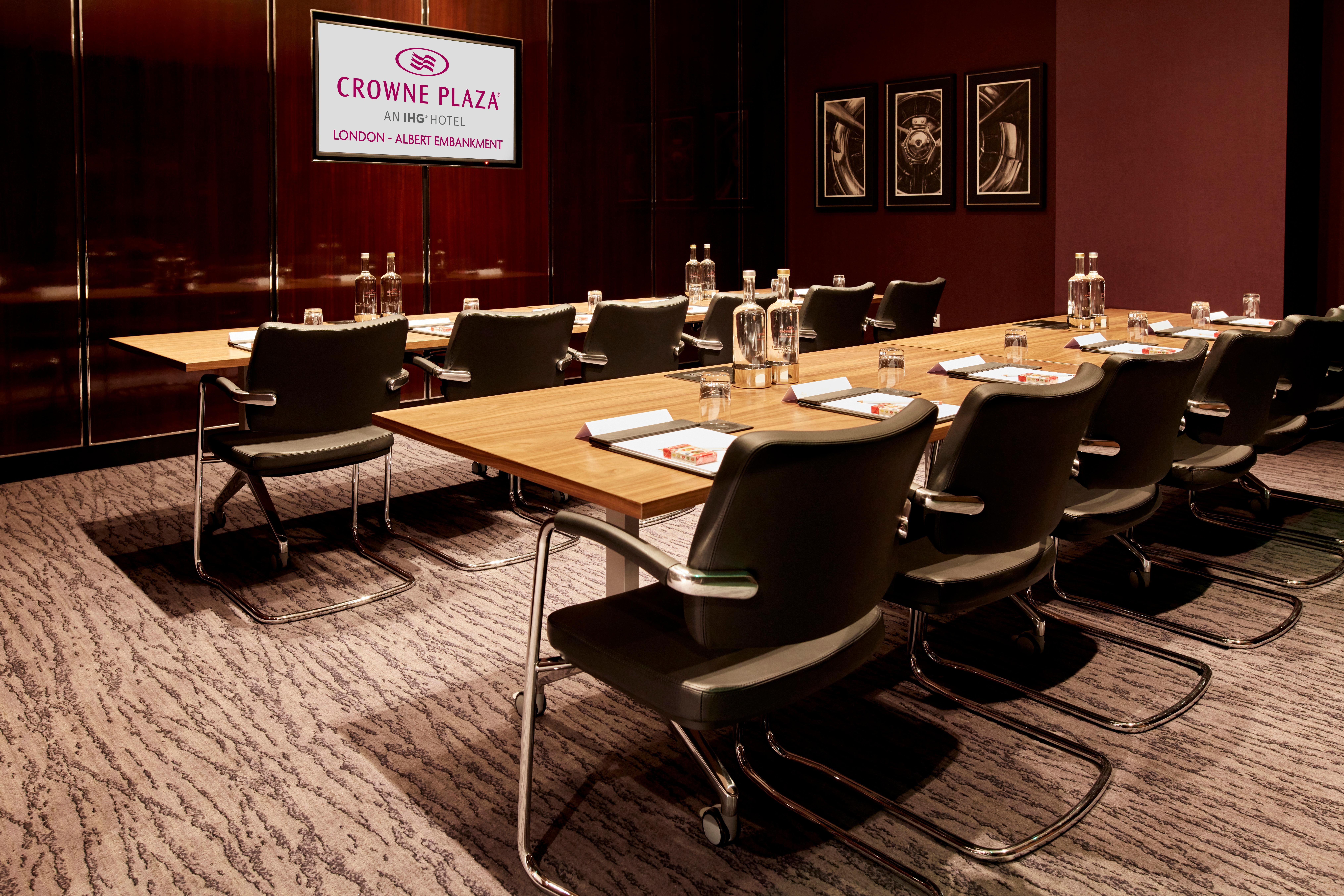 Hyatt Regency Embankment Hotell 4*